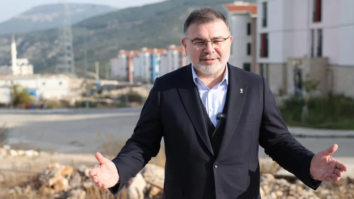 AK Partili Saygılı'dan Tugay'a kredi yanıtı haberinin görseli