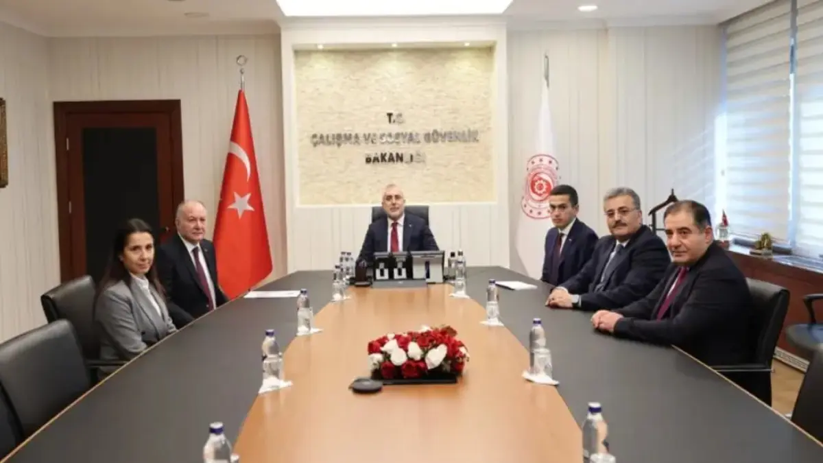 Asgari ücret maratonu başladı: Türk-İş toplantıya katılmadı haberinin görseli