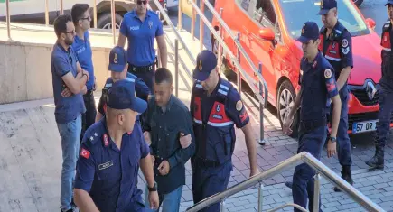 Babaanne ve 2 torununu bıçaklayıp öldüren sanık hakim karşısına çıktı