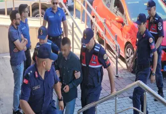 Babaanne ve 2 torununu bıçaklayıp öldüren sanık hakim karşısına çıktı