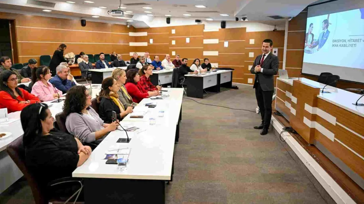 Bornova’da Muhtarlar Akademisi ilk eğitimini verdi haberinin görseli