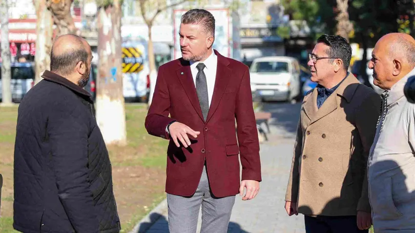 Buca’da parklar modern ve güvenli hale geliyor