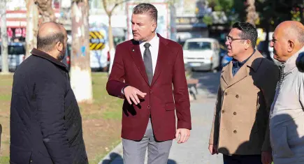 Buca’da parklar modern ve güvenli hale geliyor