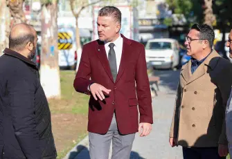 Buca’da parklar modern ve güvenli hale geliyor