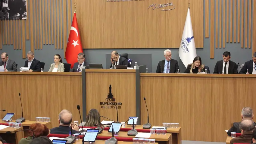 Büyükşehir Meclisi yılı Harmandalı, Karşıyaka Stadı ve İşçiler ile noktaladı