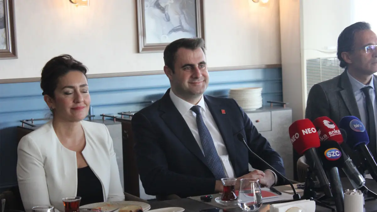 Çağatay Güç yanıtladı: İzmir’e yatırım yapmıyorlar bir de eleştiriyorlar haberinin görseli