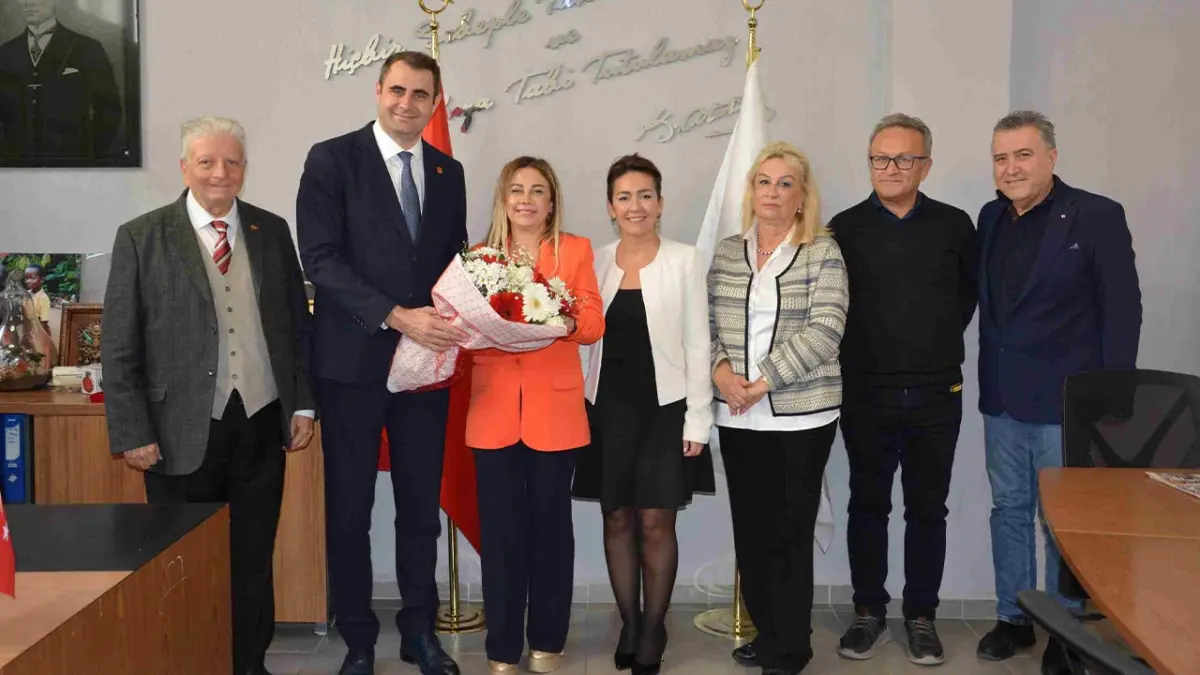 CHP İzmir İl Başkanı Güç, İGC’yi ziyaret etti haberinin görseli