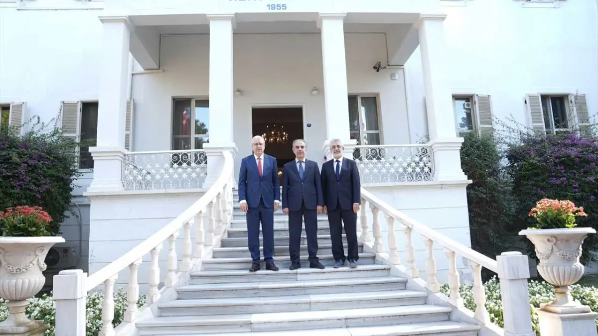 Ege Üniversitesinde rektörlük devir teslim töreni yapıldı haberinin görseli