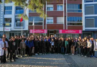 Gaziemir Belediyesi öğrencilerin yanında