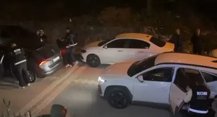 Gaziemir'de otomobil galerisine patlayıcı maddeyle saldırı: 5 şüpheli yakalandı