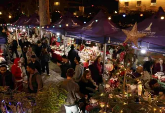 Yeni Yıl Pazarı İzmirlilerden ilgi görüyor