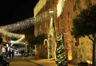 Çeşme’de yılbaşı coşkusu meydanlara taşınıyor