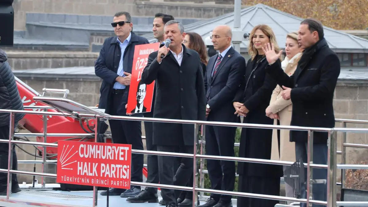 CHP lideri Özel Kayseri’de: Artık kale siyaseti bitmiştir haberinin görseli