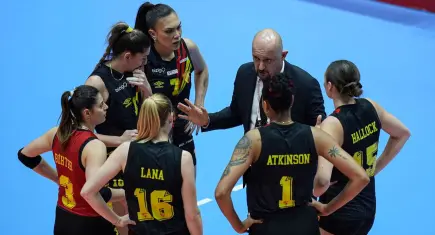 Göztepe evinde Eczacıbaşı’na 3-0 yenildi