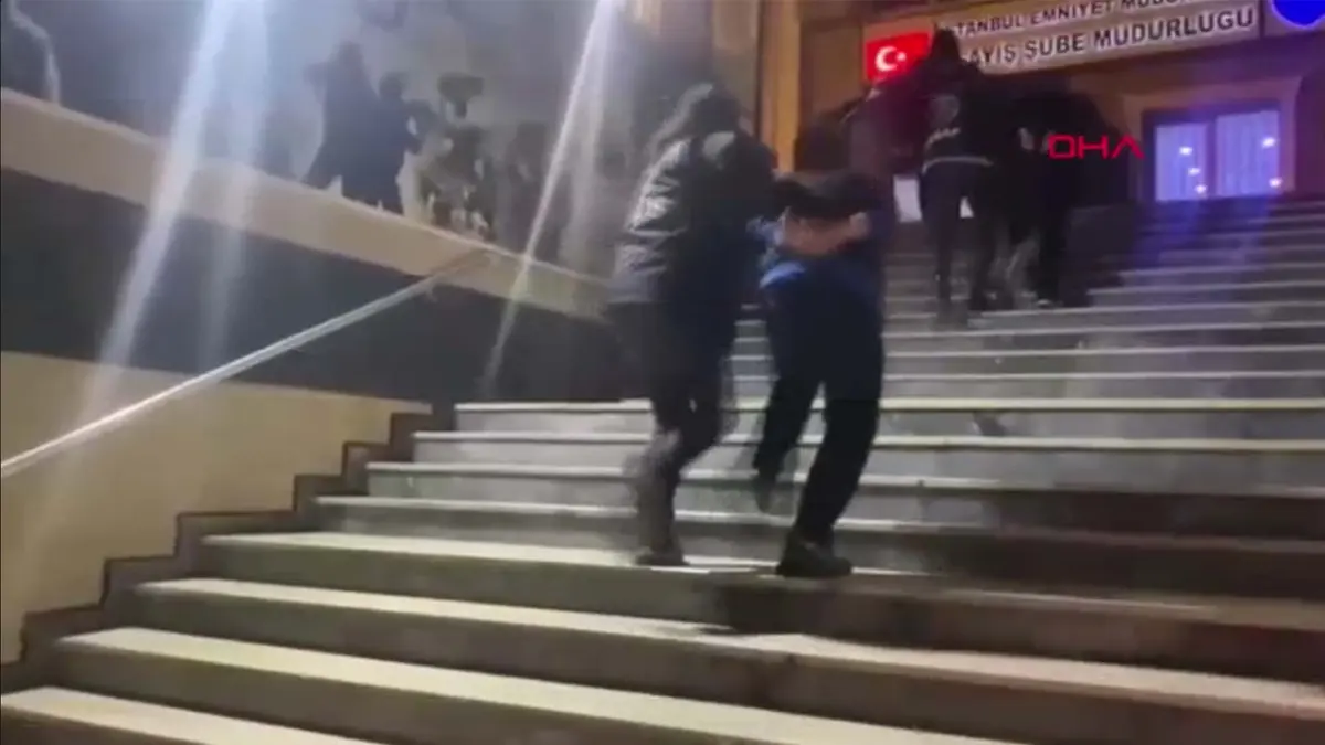 İstanbul’da motosikletli suç örgütüne darbe: 10 şüpheli gözaltında haberinin görseli