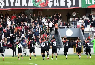 Karşıyaka, Bornova 1877’i 3-1’le geçti