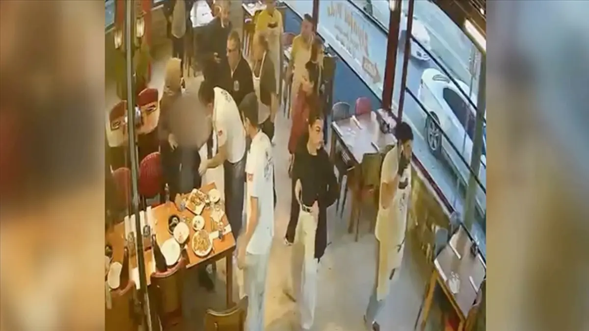 Lokantada hayat kurtaran müdahale: İşletme sahibi kalp krizi geçiren müşteriyi hayata döndürdü haberinin görseli