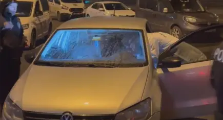 Pendik sahilinde park halindeki araçta ceset bulundu