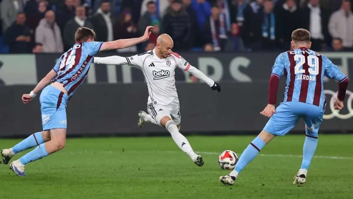 10 Kişilik Beşiktaş avantajı koruyamadı: Derbide altı gollü beraberlik! haberinin görseli