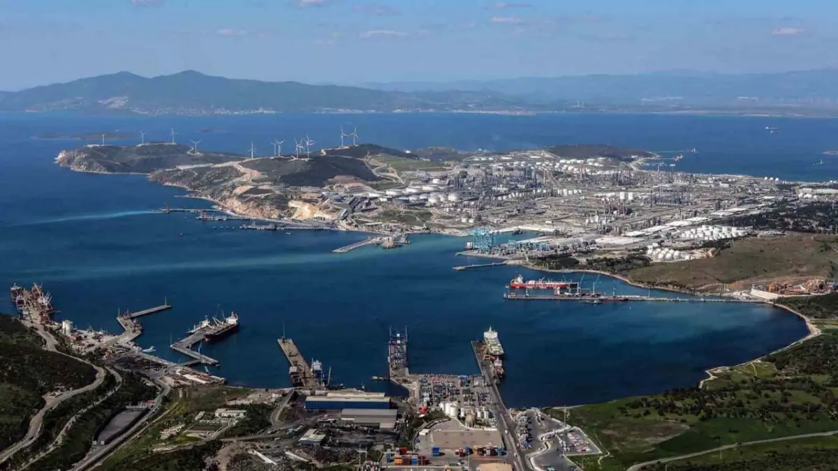 İzmir ve Aliağa’da konteyner trafiği aylık arttı, yıllık geriledi haberinin görseli