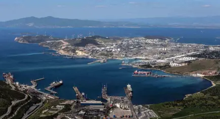 İzmir ve Aliağa’da konteyner trafiği aylık arttı, yıllık geriledi