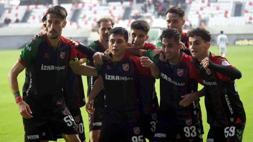 Karşıyaka zirve takibini sürdürdü