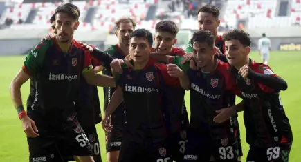 Karşıyaka zirve takibini sürdürdü