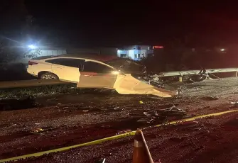 Otomobil ile hafif ticari araç çarpıştı: 3 ölü, 2 yaralı