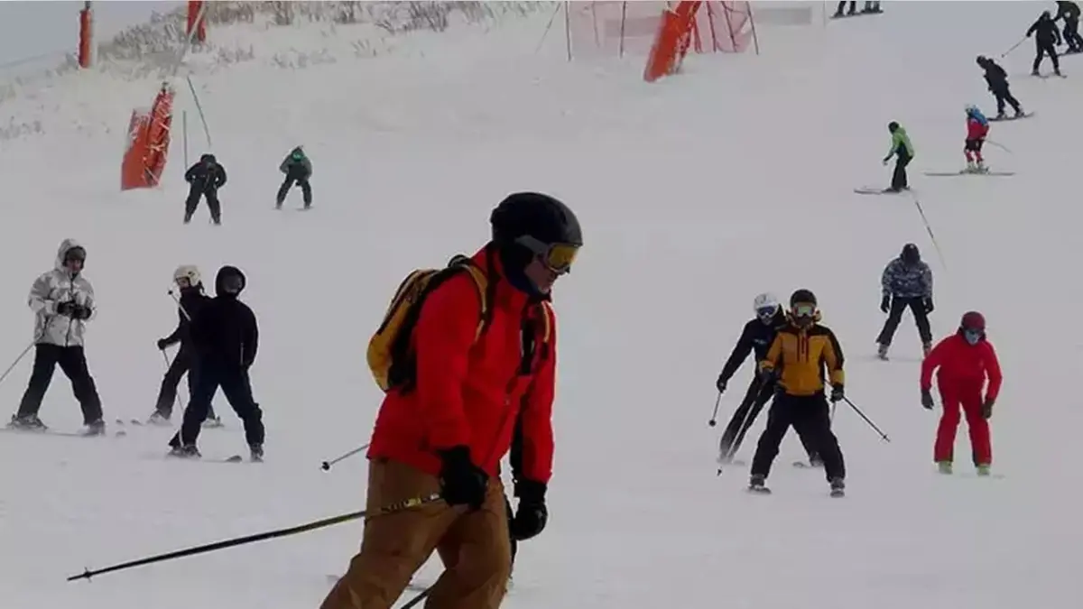 Palandöken’de kayak sezonu erken başladı haberinin görseli