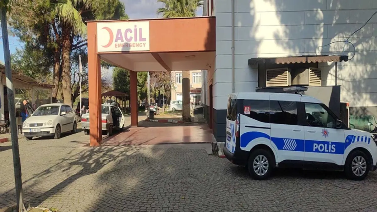 Şüpheli ölüm: Arkadaşlarıyla içki içtikten sonra arabada ölü bulundu haberinin görseli