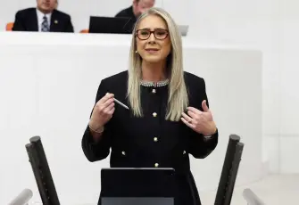 AK Partili Çankırı’dan Başkan Tugay’a kontra: Binlerce insanı kandırdılar