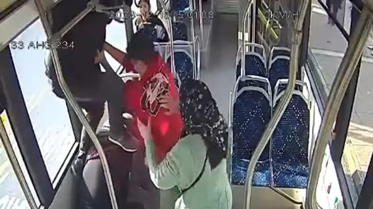 Babası ile birlikte otobüsteki yaşlı çifti dövmüştü: Genç sanık hakkında karar açıklandı haberinin görseli