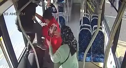 Babası ile birlikte otobüsteki yaşlı çifti dövmüştü: Genç sanık hakkında karar açıklandı
