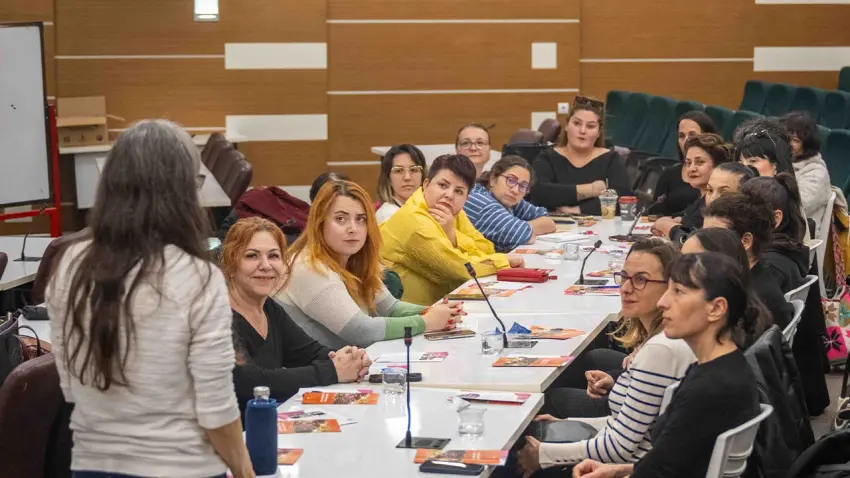 Bornova Belediyesi’nden Kadının İnsan Hakları Eğitimi