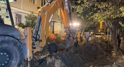 İSKİ'nin çalışma yaptığı sokakta göçük: 1 işçi hastanelik oldu 