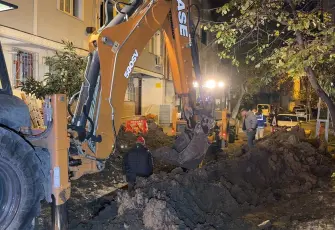 İSKİ'nin çalışma yaptığı sokakta göçük: 1 işçi hastanelik oldu 