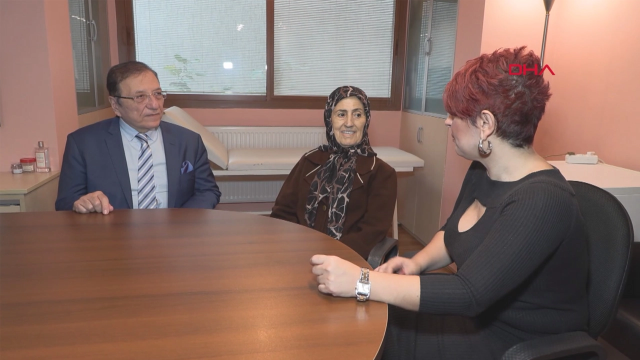 İzmir’de anne-kız aynı ameliyatla hayata tutundu başlıklı video haberin görseli