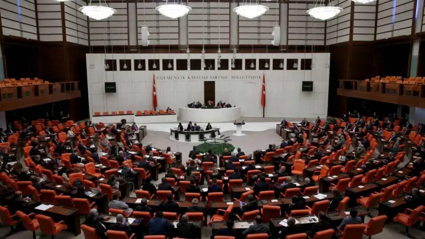 TBMM’de mesai sürüyor: 11. Yargı Paketi'nin yılbaşından önce yasalaşması bekleniyor haberinin görseli