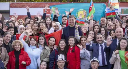 Tugay, Türk Dili Ailesi Günü’nü öğrencilerle kutladı