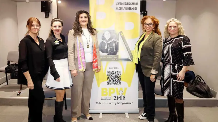 Ailemin Kadınları kitabı okurla buluştu haberinin görseli