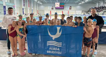 Aliağalı minik yüzücülerden büyük başarı
