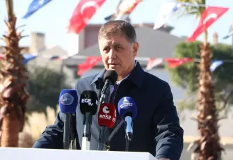 Başkan Tugay’dan iktidara sert çıkış: Bize gelince musluğu kapatıyorsunuz