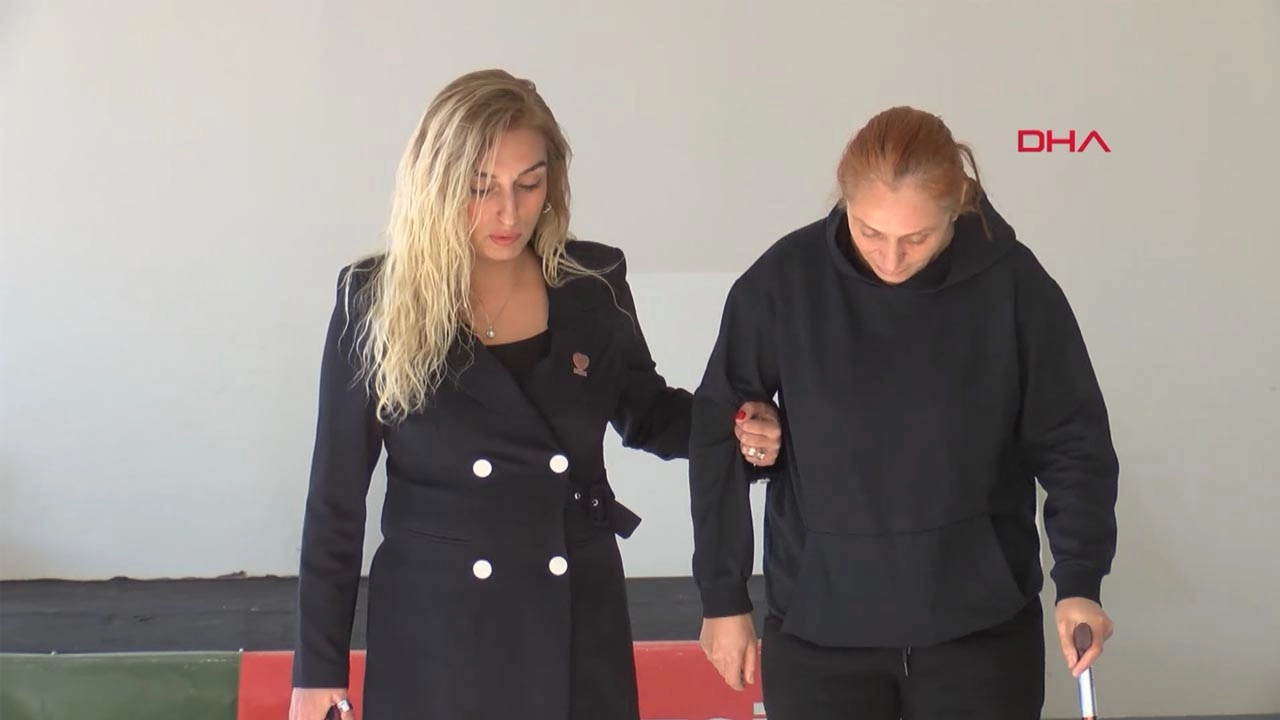 İzmir’de anne ve oğluna otomobille çarpan eski koca için 42 yıl hapis istendi başlıklı video haberin görseli