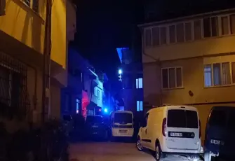 Kızı yatağında kendisi çatı katında ölü halde bulunmuştu: Kızını boğup, kendisini asmış