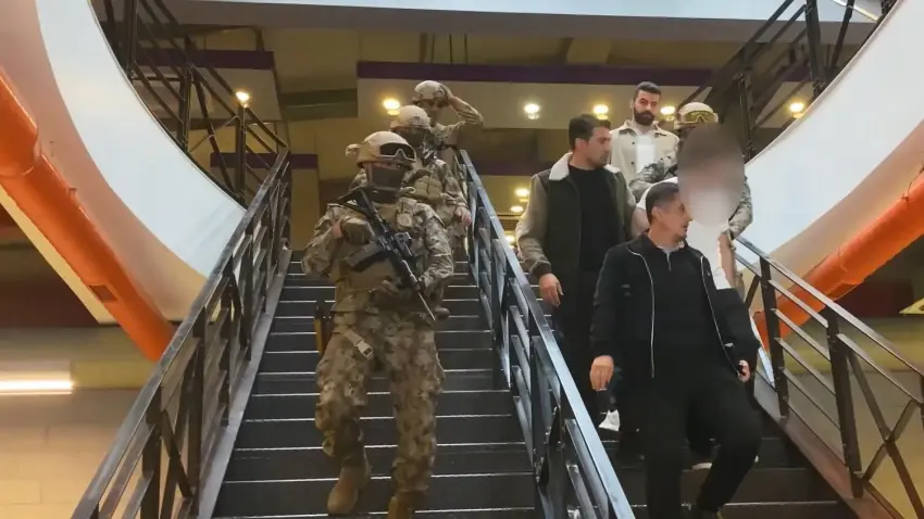 Oyuncak silahla televizyon binasını basan kişi için 12 yıl 3 aya kadar hapis istendi haberinin görseli