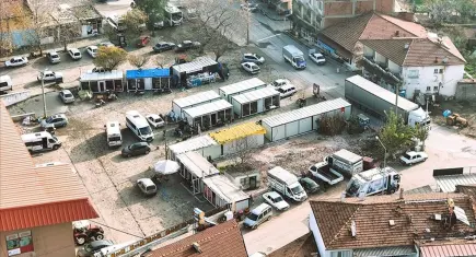 Sındırgı’da ticaret yeniden canlanıyor: Geçici iş yerleri hazır