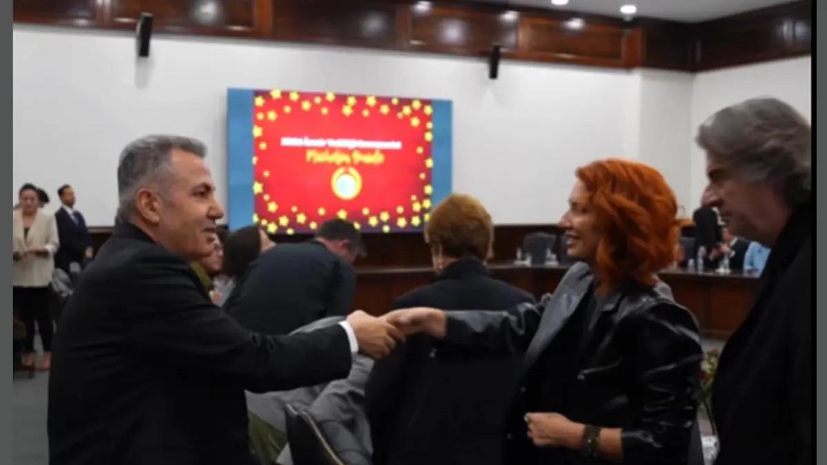 Vali Elban’dan Michelin seçkisindeki İzmirli işletmelere tebrik haberinin görseli