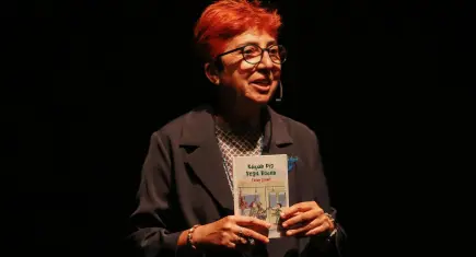 Yazar Çetinel’den göç, yabancılaşma ve umut üzerine duygusal bir roman: Küçük Pis Yeşil Böcek