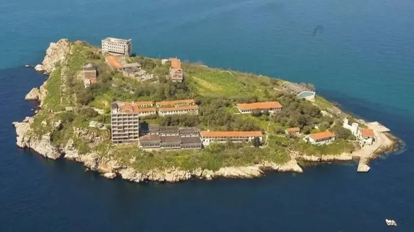 İmralı’da Öcalan’a özel villa iddiası  haberinin görseli