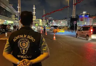 İstanbul’da geniş çaplı polis denetiminde 1062 kişi gözaltına alındı